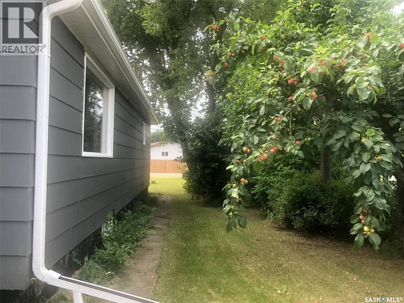 219 3rd AVENUE E, Canora, photo 4