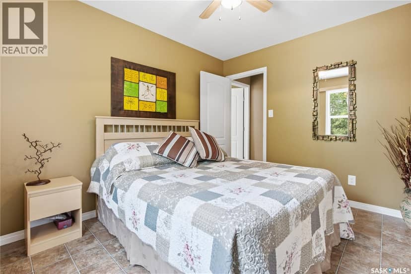 403 Fetsch CRESCENT — photo 10 of 31