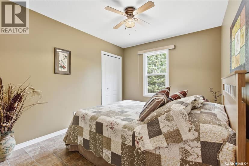 403 Fetsch CRESCENT — photo 12 of 31