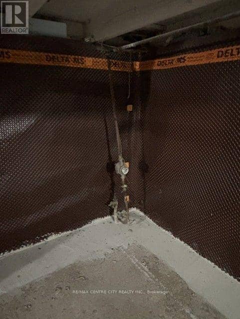345 Smith Street — photo 12 of 15