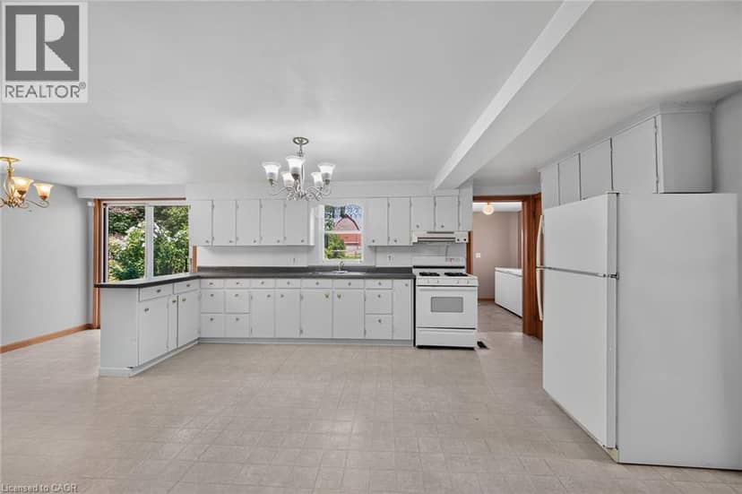 833 LYNN VALLEY Road — photo 10 of 40