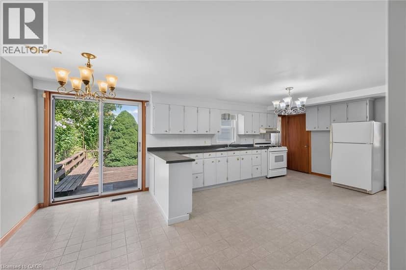 833 LYNN VALLEY Road — photo 12 of 40