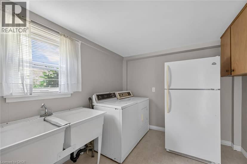 833 LYNN VALLEY Road — photo 15 of 40