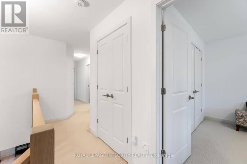 221 Finsbury Avenue — photo 23 of 40