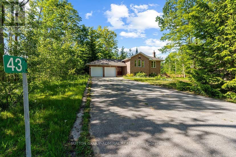 43 Graham Crescent — photo 1 of 40