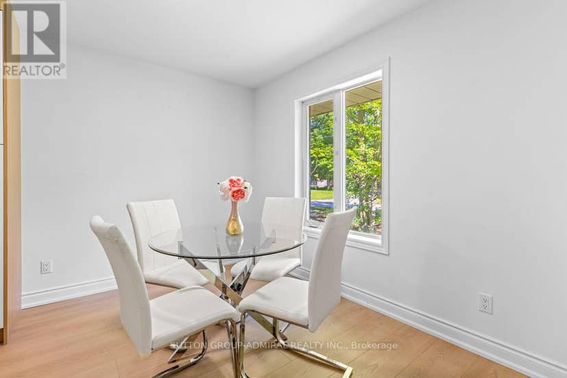 43 Graham Crescent — photo 13 of 40