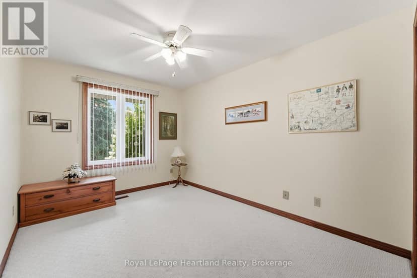 24 Leonard Drive — photo 20 of 40