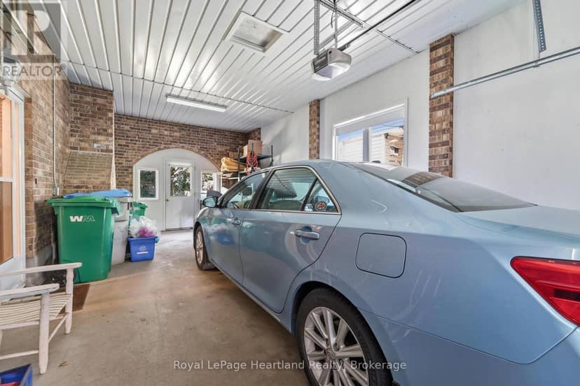 24 Leonard Drive — photo 35 of 40
