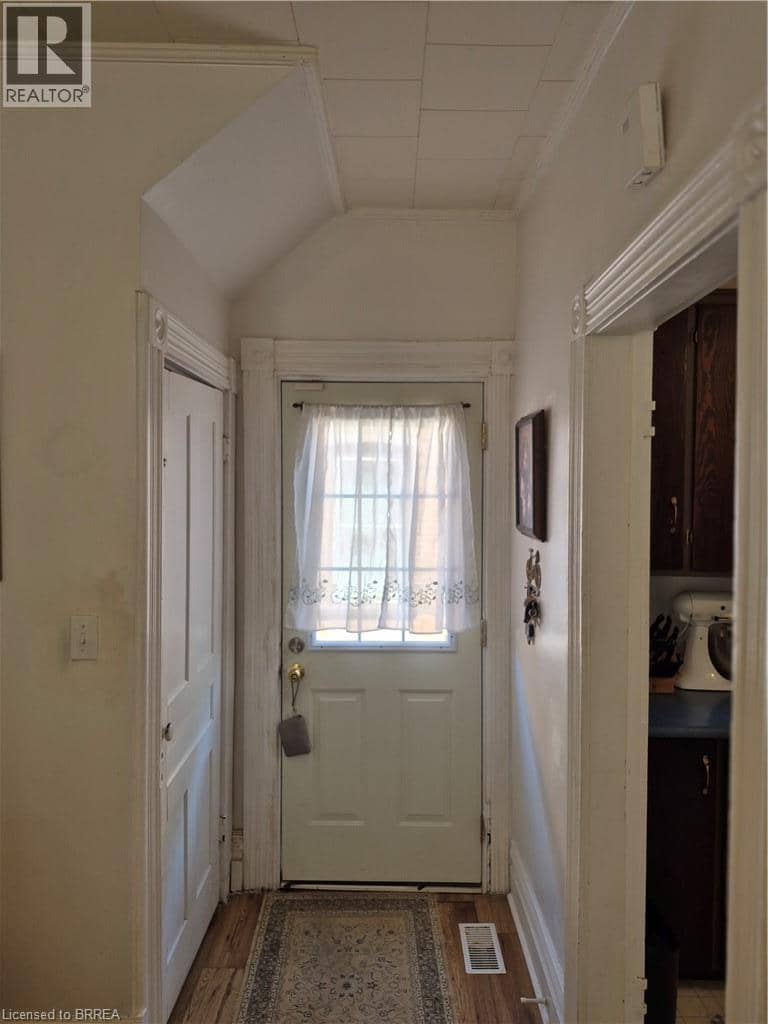 97 COLBORNE Street S — photo 21 of 40