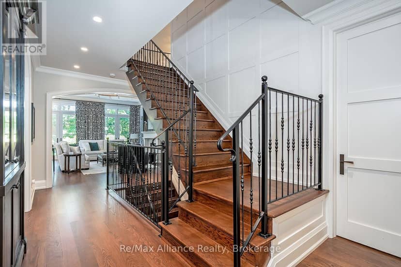 379 River Side Drive, Oakville, photo 6