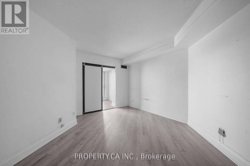 526 - 2267 Lake Shore Boulevard W — photo 18 of 29
