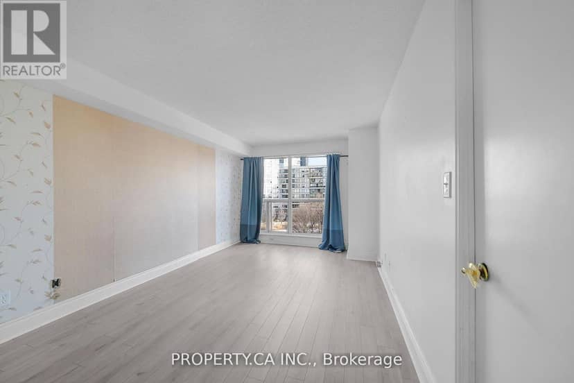 526 - 2267 Lake Shore Boulevard W — photo 23 of 29