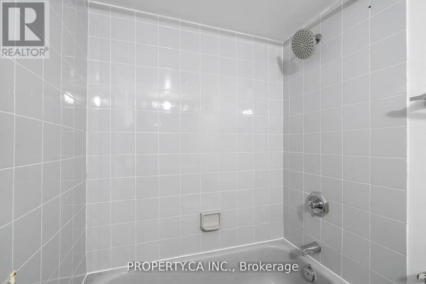 526 - 2267 Lake Shore Boulevard W — photo 25 of 29
