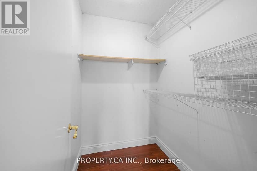 526 - 2267 Lake Shore Boulevard W — photo 27 of 29