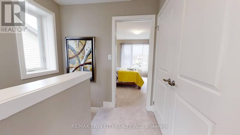2092 Evans Crescent — photo 8 of 14