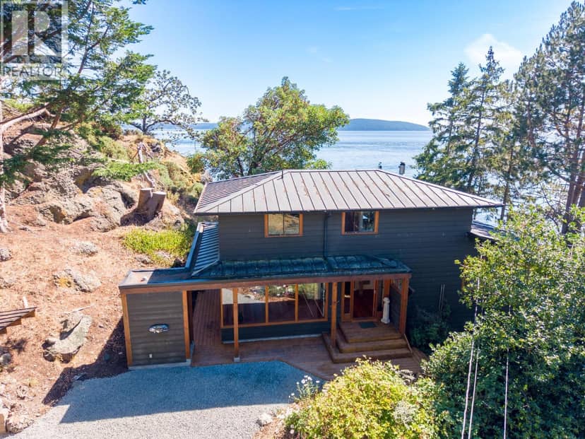 9919 SOUTHLANDS DRIVE, Pender Island