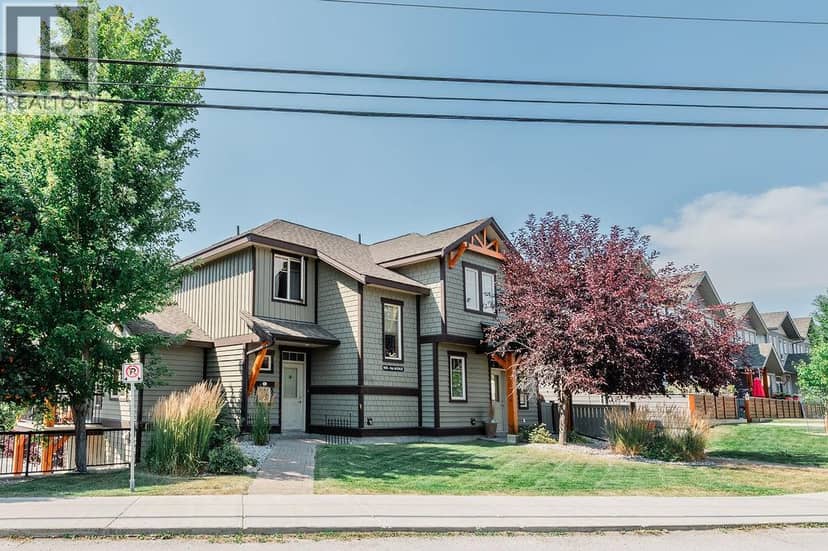 906 6TH Avenue Unit# 1, Invermere