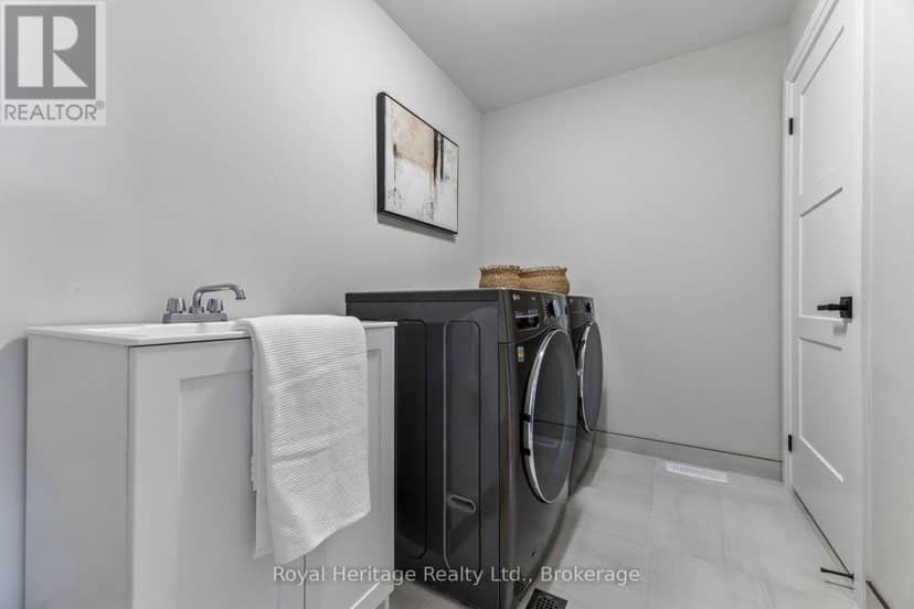 55 Harry Lee Crescent — photo 24 of 29