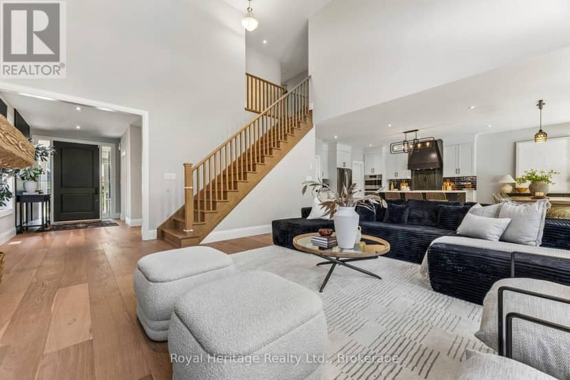 55 Harry Lee Crescent — photo 8 of 29