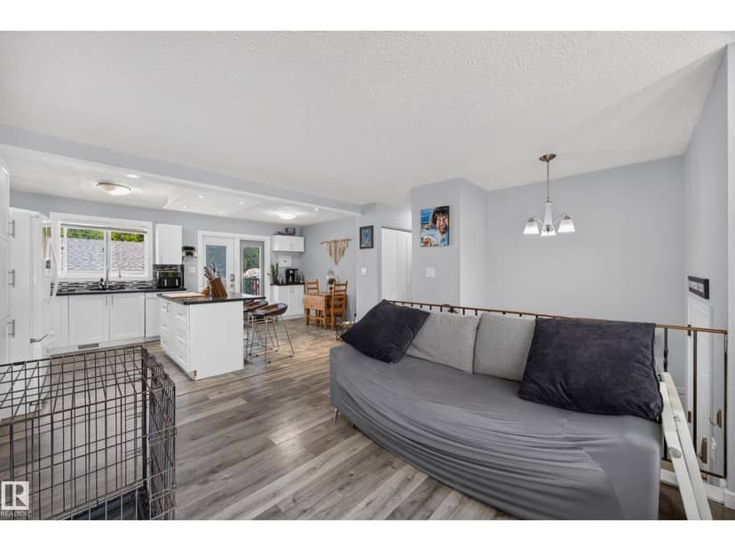 156 Clareview Rd NW — photo 22 of 40