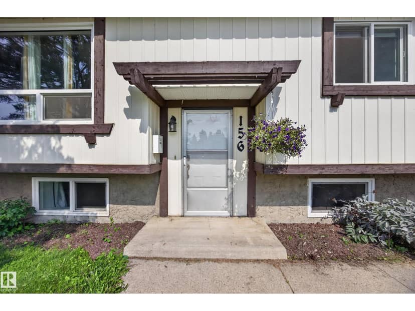 156 Clareview Rd NW — photo 9 of 40