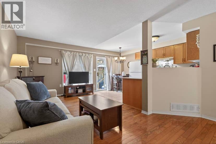 10 CADHAM Boulevard Unit# 29 — photo 8 of 37