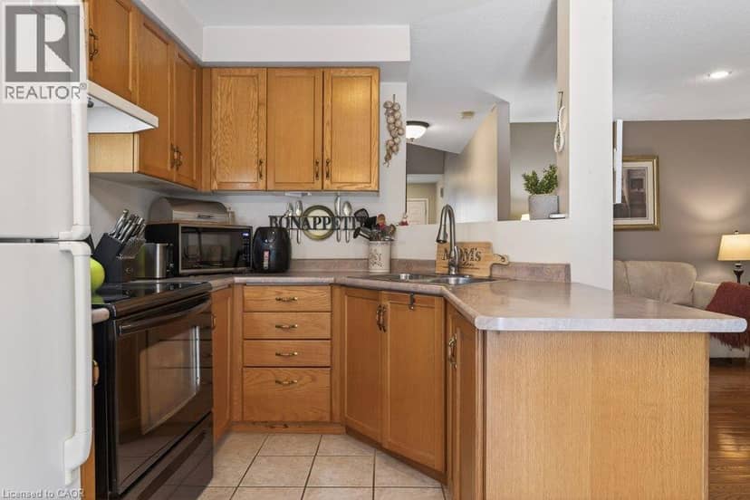 10 CADHAM Boulevard Unit# 29 — photo 10 of 37