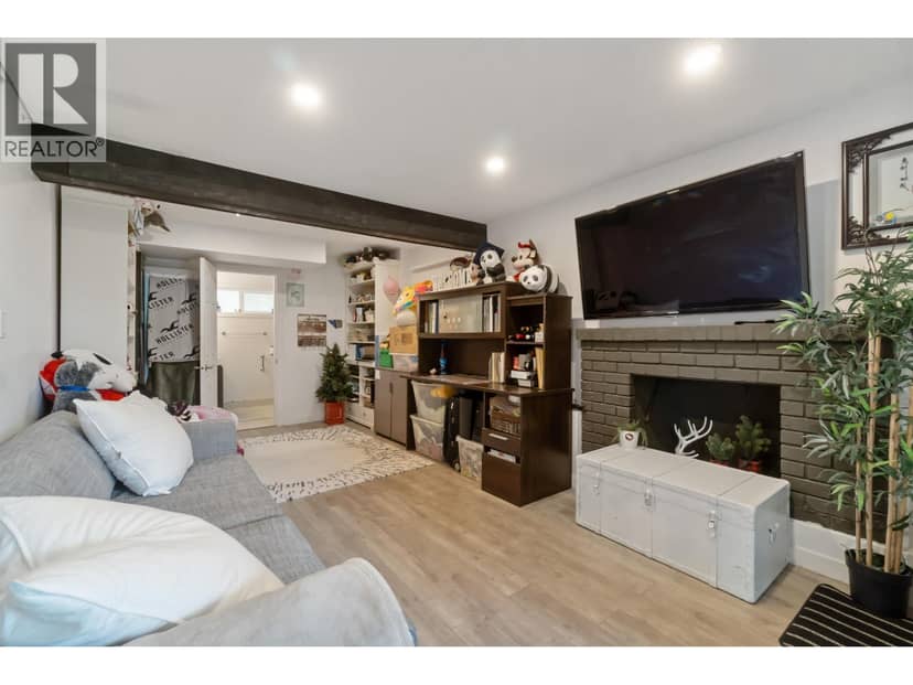 309 GLOUCESTER COURT, Coquitlam, photo 3