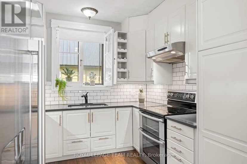 6215 Abbott Street W — photo 13 of 37