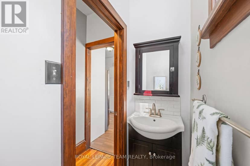 6215 Abbott Street W — photo 16 of 37