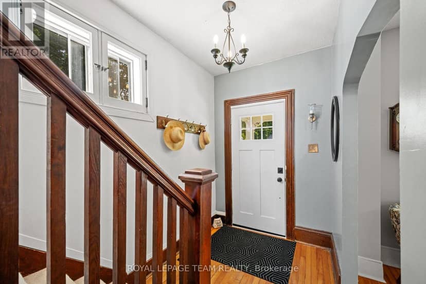 6215 Abbott Street W — photo 3 of 37