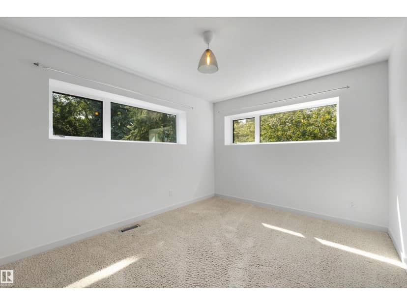9342 83 AV NW — photo 32 of 40