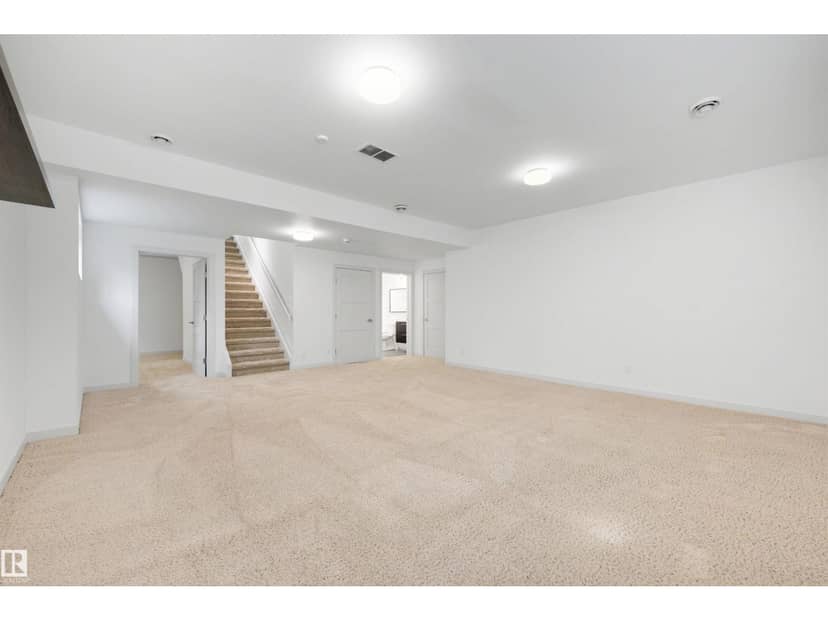 9342 83 AV NW — photo 37 of 40