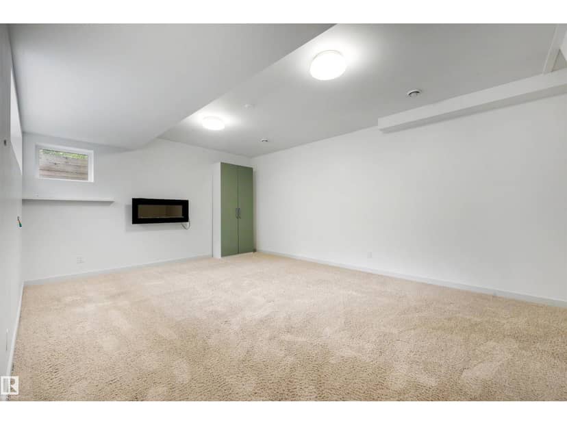 9342 83 AV NW — photo 40 of 40
