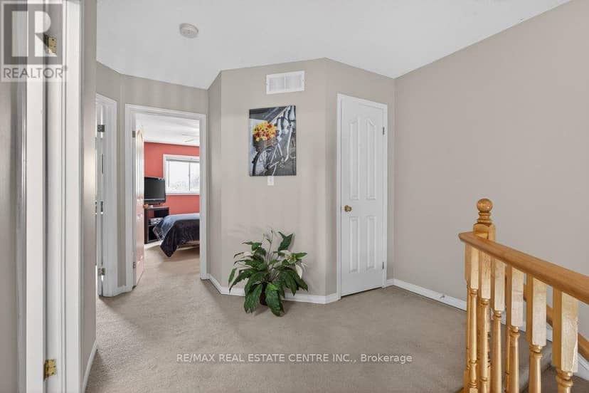 29 - 10 Cadham Boulevard — photo 17 of 37