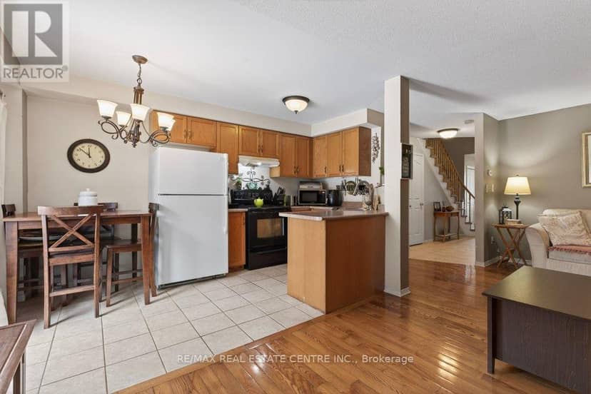 29 - 10 Cadham Boulevard, Hamilton, photo 8