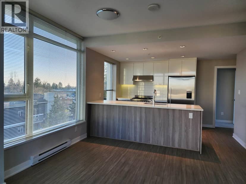 5xx 4900 LENNOX LANE, Burnaby, photo 2