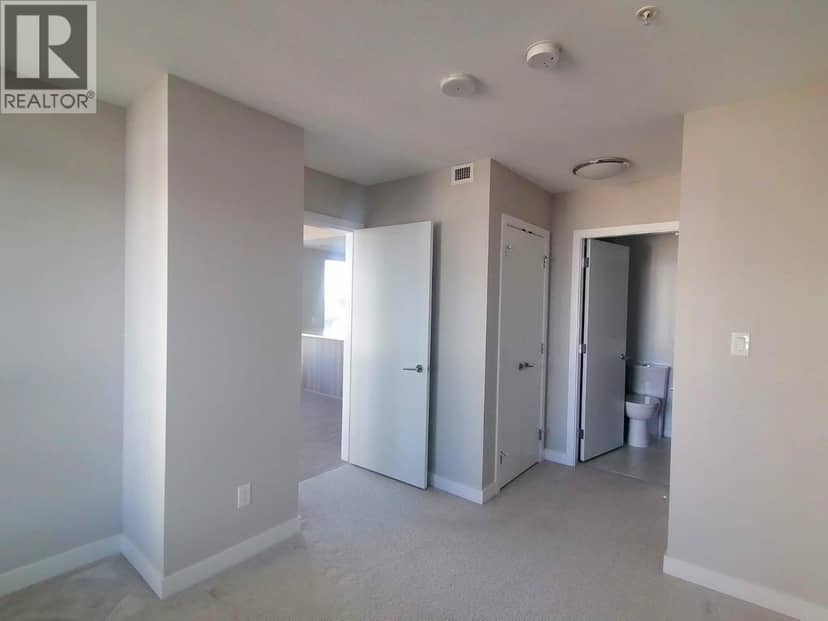 5xx 4900 LENNOX LANE, Burnaby, photo 5