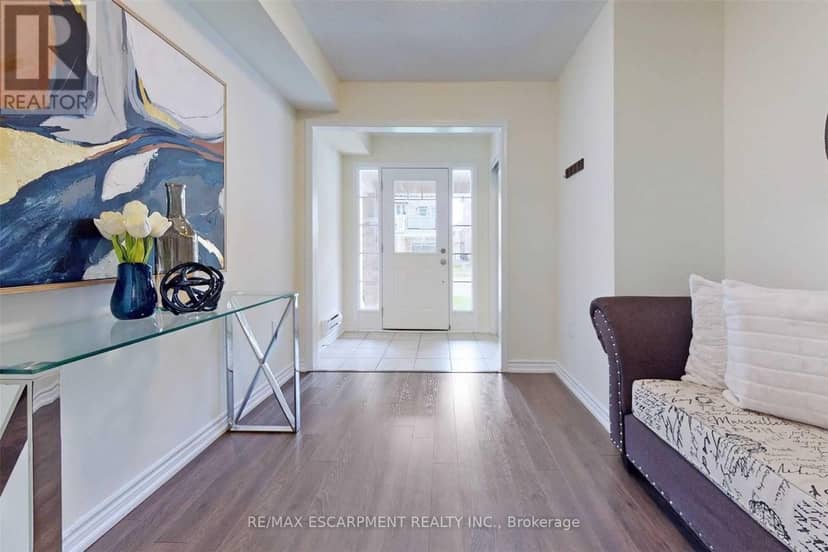 101 Lemieux Court — photo 4 of 37
