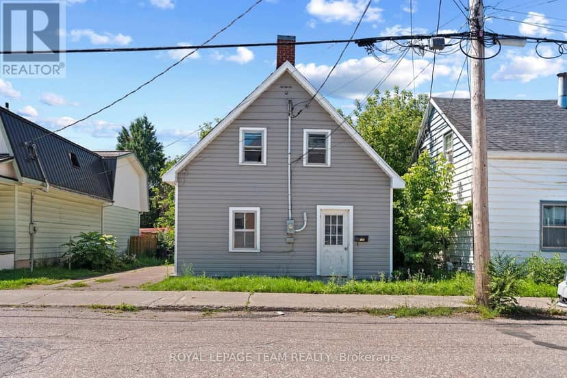42 Bonnechere Street S, Renfrew, photo 2