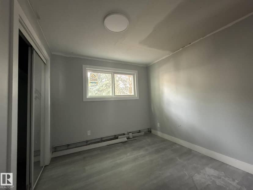 8732 101 AV NW — photo 27 of 40