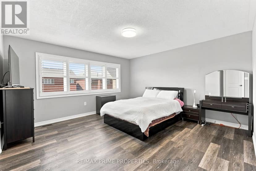 1469 Farrow Crescent — photo 17 of 38