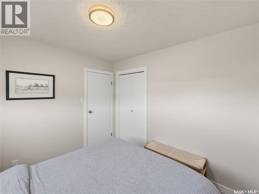 214 Hillcrest PLACE — photo 15 of 40