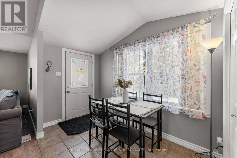 5 Hunters Run Lane, Laurentian Hills, photo 6