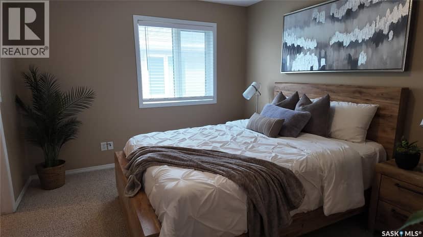 3241 Woodhams DRIVE E — photo 5 of 16