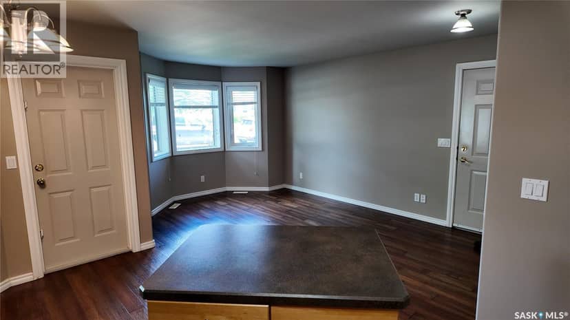 3241 Woodhams DRIVE E — photo 6 of 16
