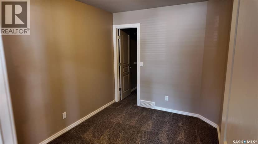 3241 Woodhams DRIVE E — photo 7 of 16