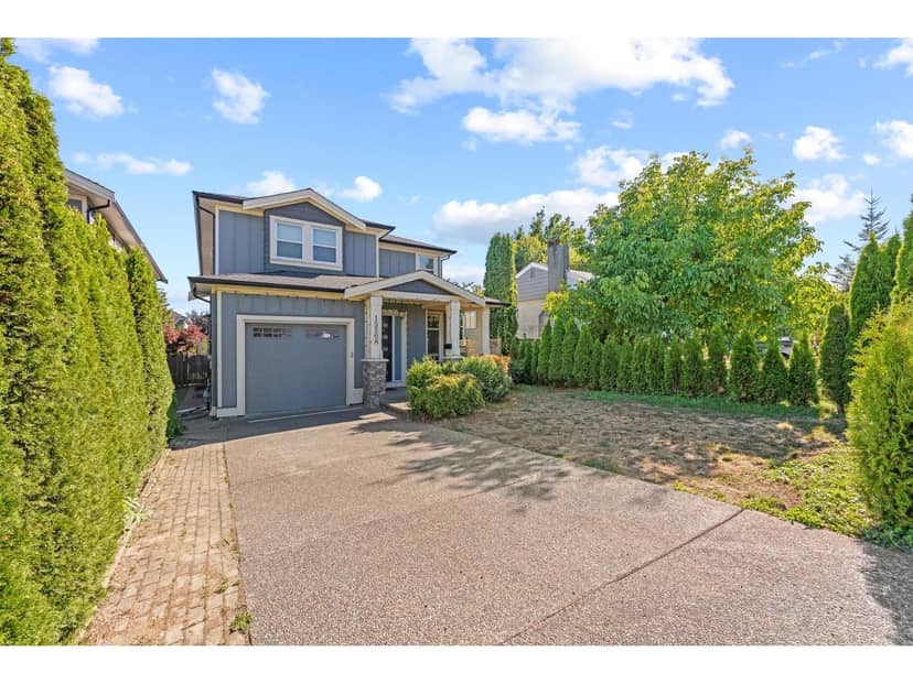15568 RUSSELL AVENUE, White Rock