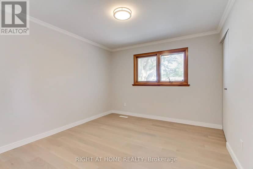 1715 Oberon Crescent — photo 30 of 40