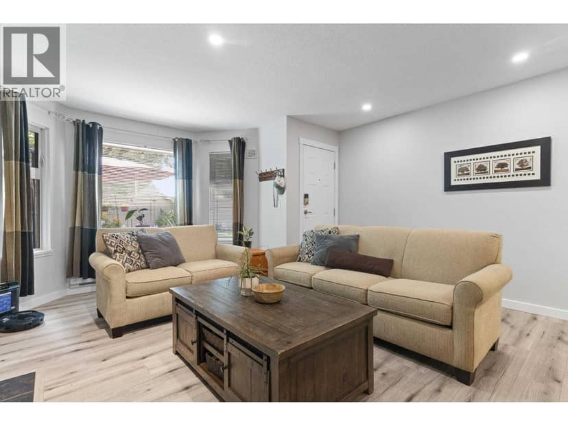 A102 4811 53 STREET, Delta, photo 2